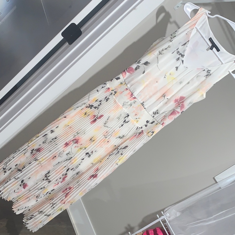 White House Black Market Classic White Garment